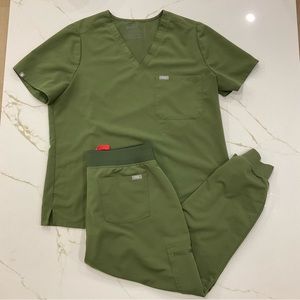 Figs Women’s Moss Figs Catarina one pocket scrub top Zamora Jogger scrub XL / LP